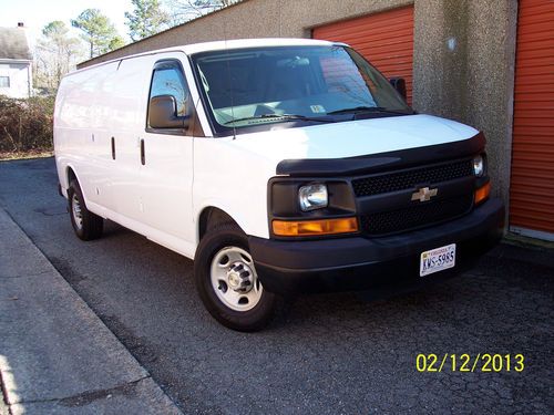 *look*  2008 chevrolet express 3500 extended wheelbase 6.0l low mileage