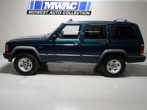 New tires~4wd~serviced~very rare 5 spd manual~ wow~