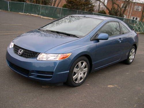 2011 honda civic lx coupe 2-door coupe 1.8l automatic transmission only 23800mi.