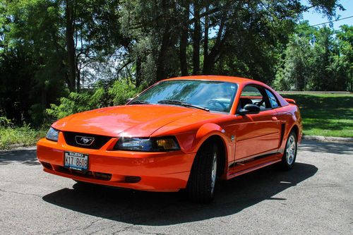 2004 ford mustang base coupe 2-door 40th anniversary edition