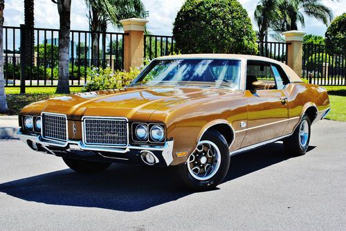 Absolutely magnificent and mint 1972 oldsmobile cutlass supreme original sweet.