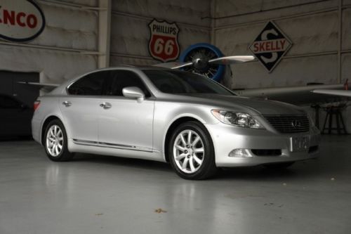 Silver/black-navigation-comfort pkg-1-owner-non smoker-clean &amp; priced to sell!