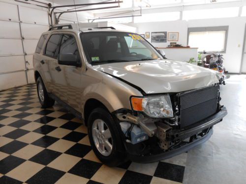2011 ford escape xlt 4x4 38k no reserve salvage repairable damaged