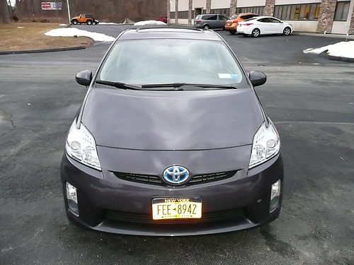 Toyota prius 2010,gray, sunroof,leather interior, heated front seats