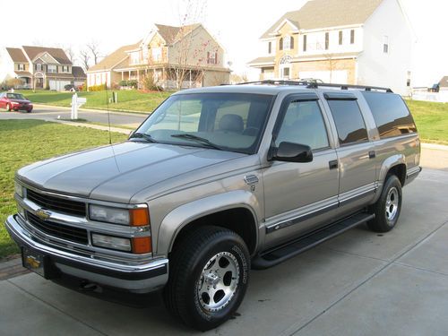 1999, chevrolet suburban z71 lt 4x4, totally loaded, the nicest you'll find!