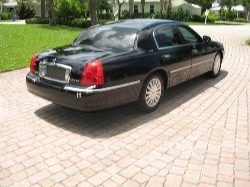 Lincoln town car l  ultimate, great condition,