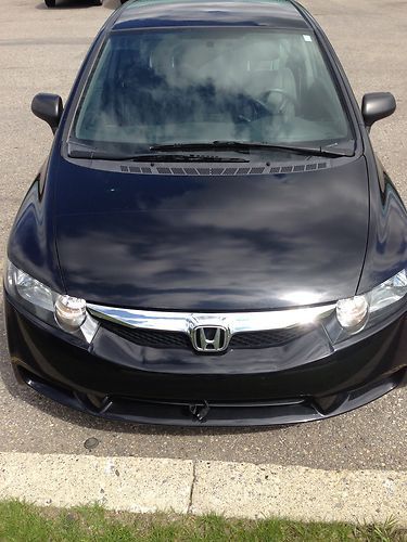 2009 honda civic 77500 kilometres fantastic condition, well kept and maintained