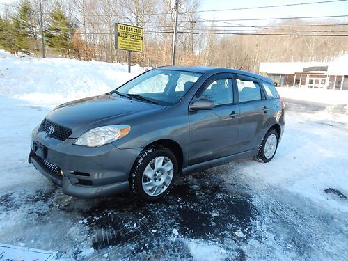 2004 toyota matrix xr wagon 4-door 1.8l, awd, immaculate condition, no reserve!!