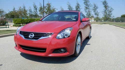 2011 nissan altima 3.5 sr. only has 8k miles. navigation. leather. free shipping