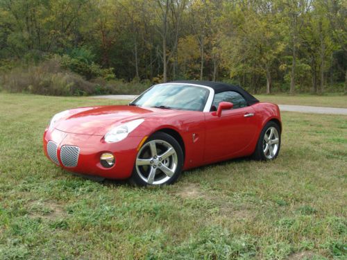 2006 pontiac solstice convertible - pristine condition - only 17k miles!!