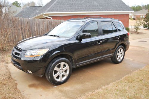 Fun small sporty black suv; 3rd row seating; usb; three rows; one owner