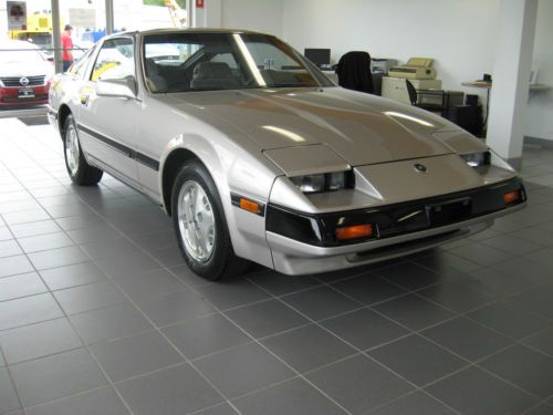 1985 nissan 300 zx ***11244 miles*** as new cond !!! must see.....