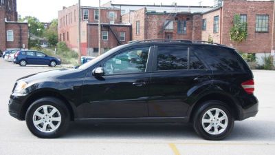 2007 mercedes-benz ml350....one owner....black beauty...free shipping