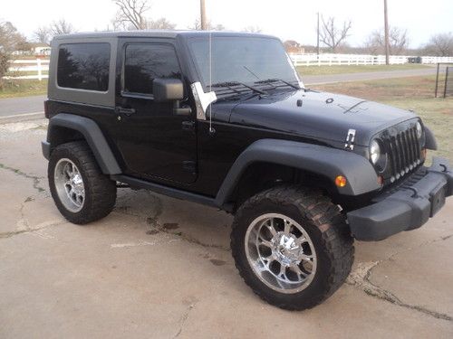 2010 jeep wrangler x sport utility 2-door 3.8l fuel wheels must see must sell!!!