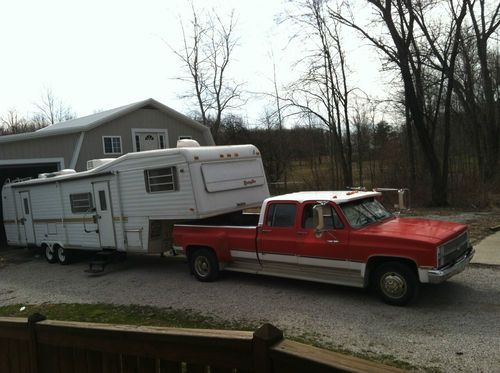 1981 dually c30 chevy silverardo crew cab and 1979 newmar kountry/aire fifth whl