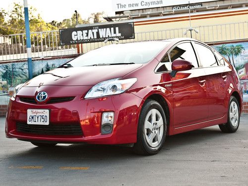2010 toyota prius 2 clean tittle -1- owner 36k miles factory warranty! carfax!