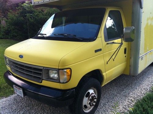 Ford e-350 box van - excellent working condition - 1 owner