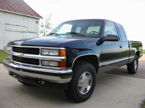 1998 silverado z71 extended cab 3rd door one owner 4x4 low miles no rust