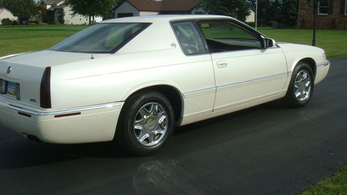 1995 cadillac eldorado etc coupe 2-door 4.6l pearl white 2 dr. very clean caddi!