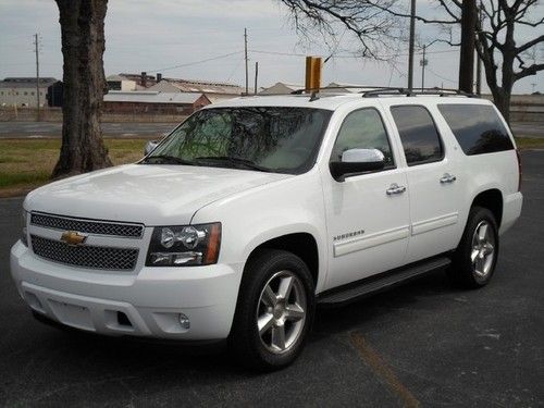 2011 chevrolet suburban lt!!  bank repo! absolute auction! no reserve!
