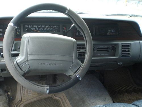 1991 chevrolet caprice classic sedan custom lifted donk 24" rims
