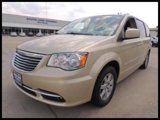 2011 chrysler town &amp; country/ touring/ 1-owner / stow and go