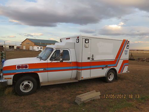 1988 chevy ambulance / zombie hunting vehicle