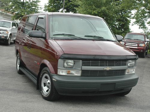 2002 chevy astro mini van, one owner, awd