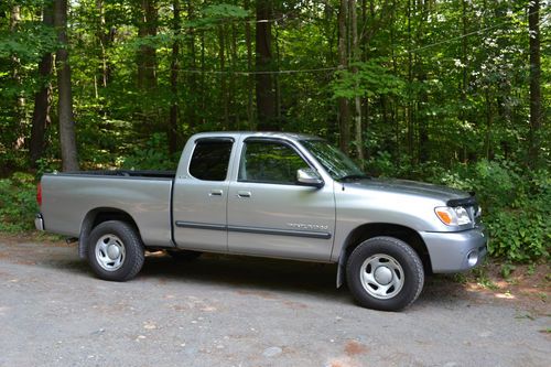 2006 toyota tundra sr5 extended cab pickup 4-door 4.7l only 42266 miles on it!