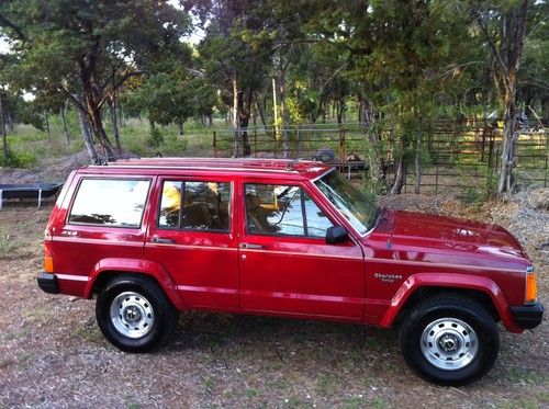 1988 jeep cherokee pioneer sport utility 2-door 4.0l
