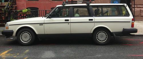 1992 volvo 240 base wagon 4-door 2.3l