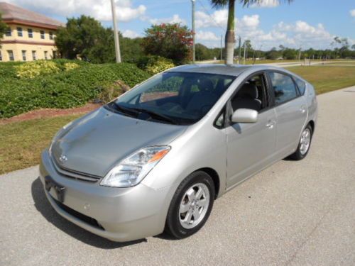 Clean 2004 toyota prius with #9 package! navigation! 50mpg!