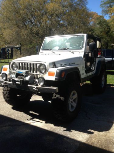 2004 jeep rubicon lifted with fully customized
