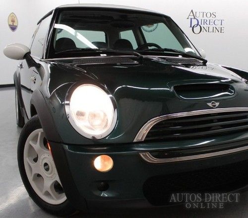 We finance 2004 mini cooper hardtop cpe 6-spd clean carfax pano htdsts kylsent