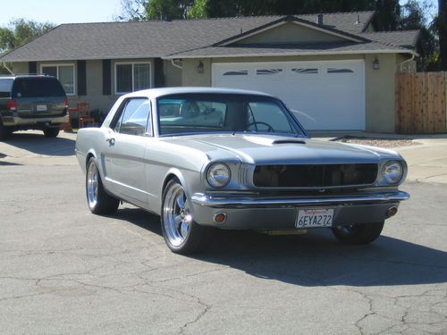 1964 1/2 mustang  coupe resto-mod