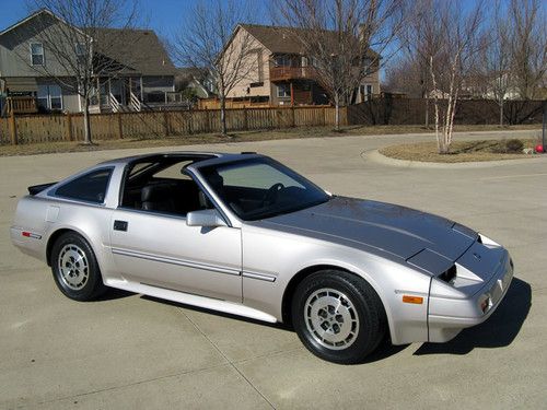 1986 nissan 300zx museum quality low miles t-tops 5 speed silve,r gray leather