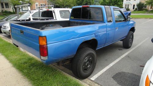 1995 nissan pickup xe extended cab pickup 2-door 2.4l
