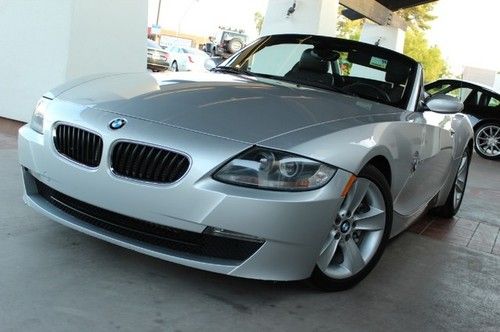 2006 bmw z4 convertible. sport/premium 3.0l auto. like new in/out. clean carfax.