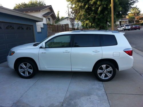 White, excellent condition, sport edition, 6-disc cd, new tires