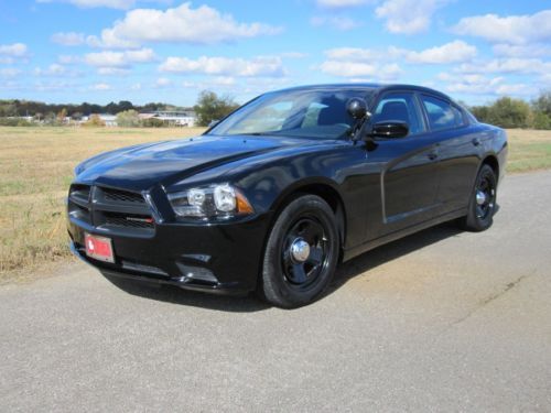 2013 dodge charger police hemi 5.7 only 3,700 miles like brand new pursuit pkg