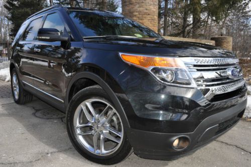 2011 ford explorer xlt/leather/awd/navigation/20&#039;&#039; wheels/3 row heated seats.