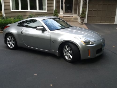 350z coupe. automatic with low miles by private owner