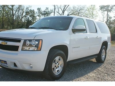 2011 chevy suburban lt 4x4, automatic, bose, alloys, priced to sell fast