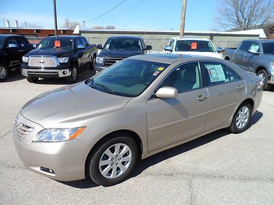 Flawless 2007 toyota camry xle v6 with only 55k miles leather moonroof