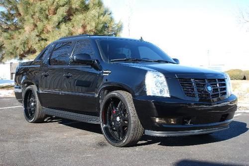 2008 escalade ext, highly customized, low miles!