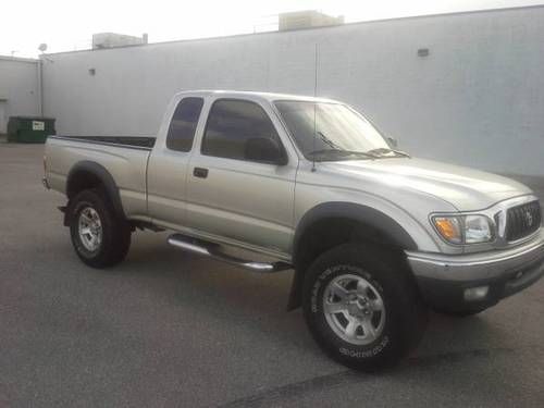2004 toyota tacoma prerunner, 128k  automatic 2wd