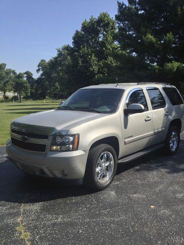 Tahoe with leather seating with 3rd seat