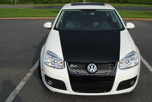 2005.5 vw new jetta tdi!!! diesel car with incredible 50mpg, only 76k miles!!!