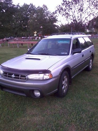 Clean nice running &amp; driving 1999 outback awd heated seats well serv 176k miles