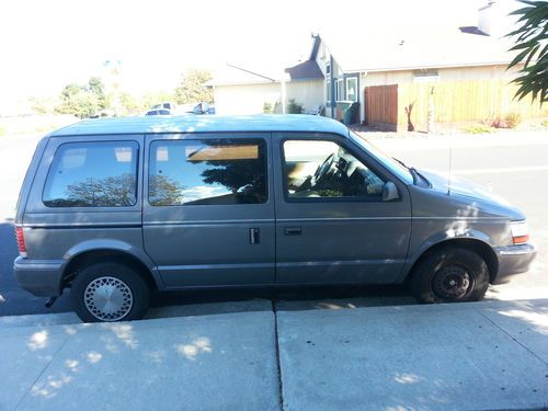 1991 plymouth voyager se minivan, automatic transmission, clean, runs great
